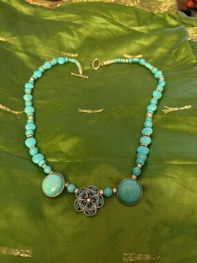 Turquoise Beaded Floral Pendant Necklace - Unbranded